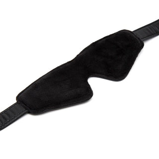 fifty-shades-of-grey-bound-to-you-blindfold-2